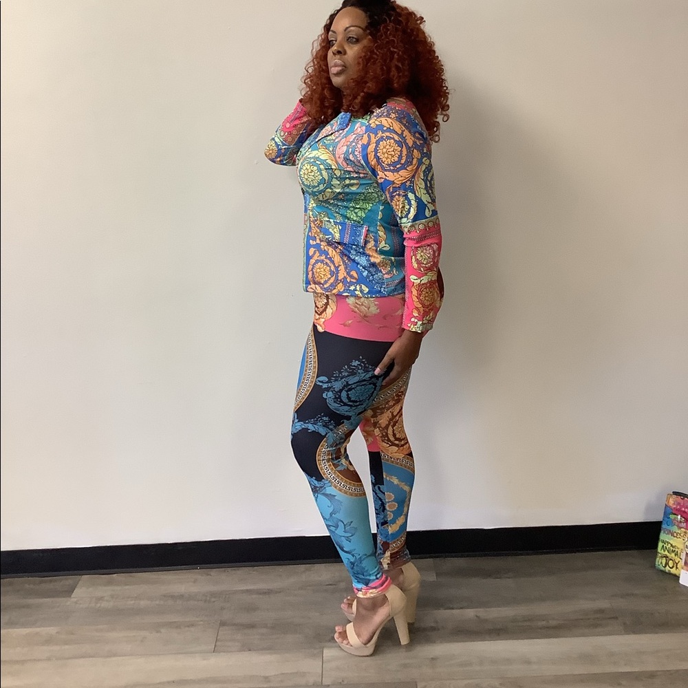 Women's Autumn Color Tropical Print Long Sleeve Top & Leggings -2 Piece Set - Picture 2 of 6